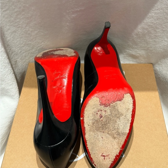 Black leather Christian Louboutin heel - Picture 4 of 4